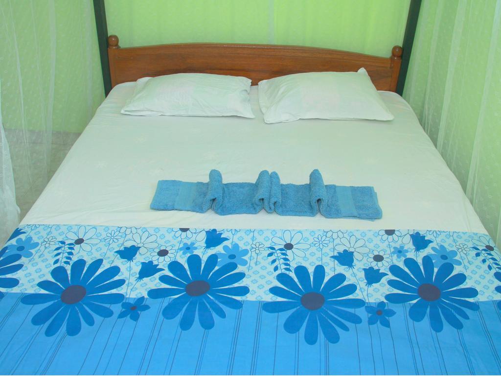 Mirissa Harbour View Hotel Ruang foto