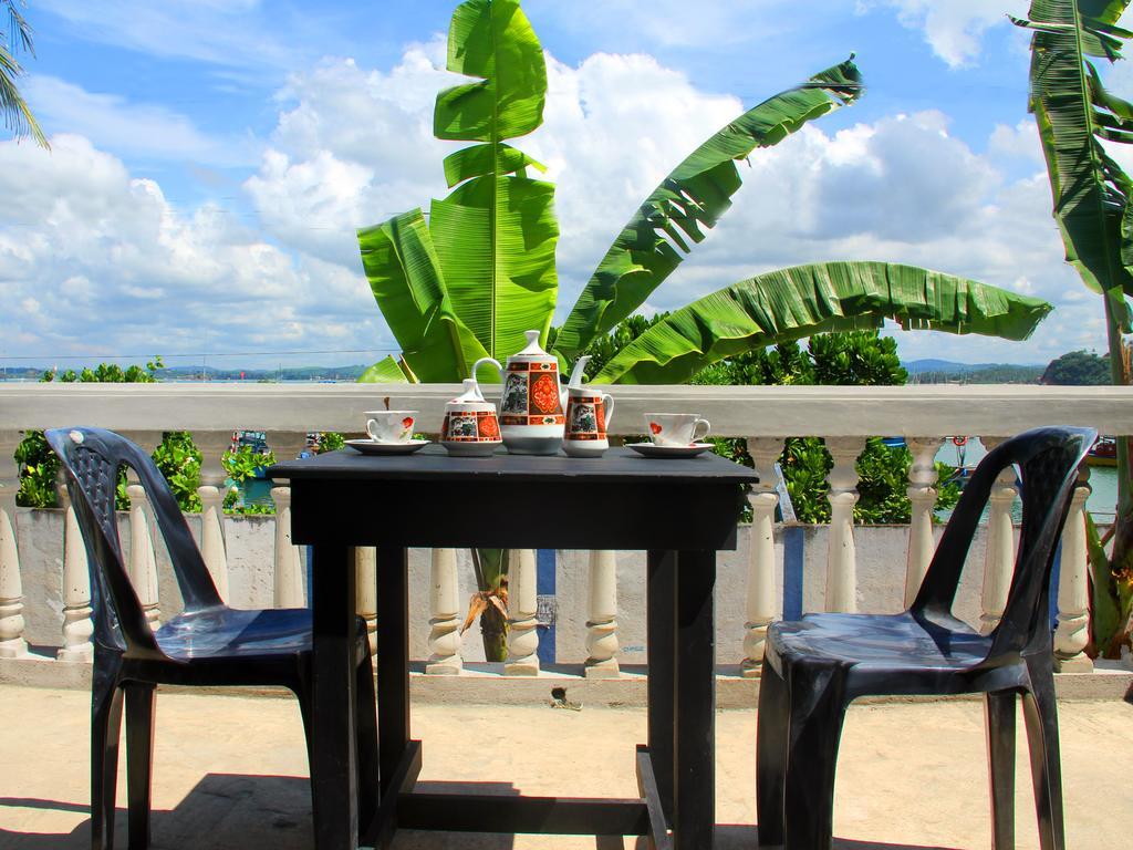 Mirissa Harbour View Hotel Ruang foto