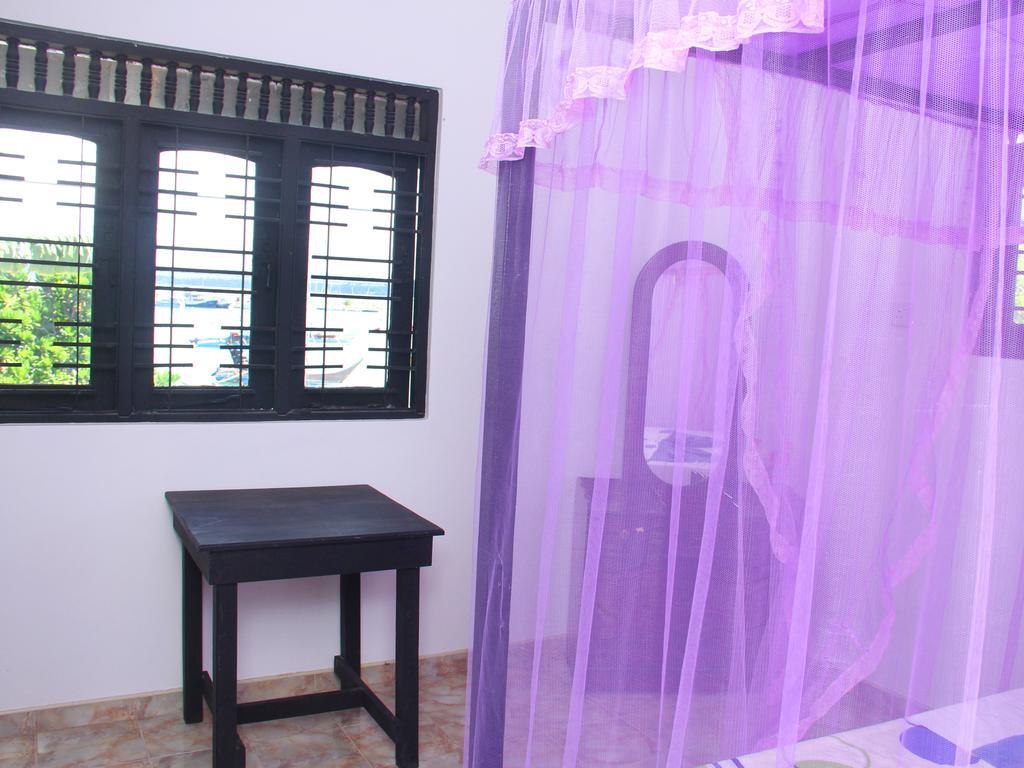 Mirissa Harbour View Hotel Ruang foto